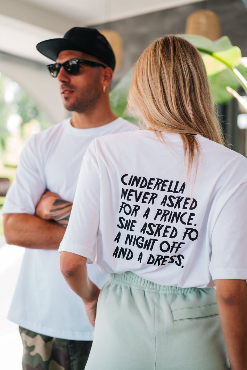 Φωτογραφία από Cinderella Oversized T-Shirt