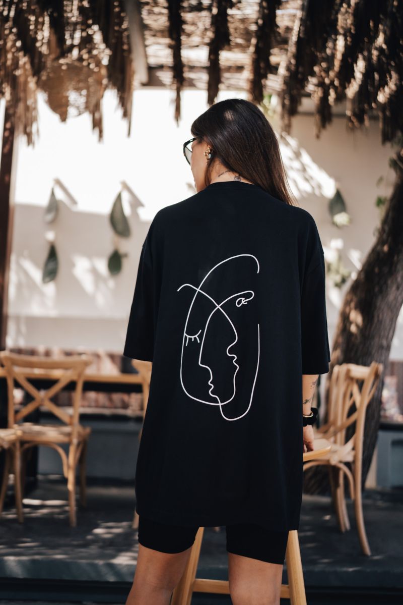 Φωτογραφία από Buena Vida Oversized Tee