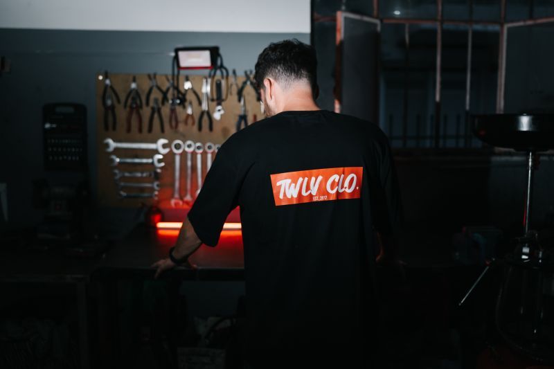 Φωτογραφία από TWLV red logo Tee